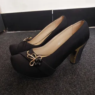 کفش پاشنه بلند مجلسی مشکی