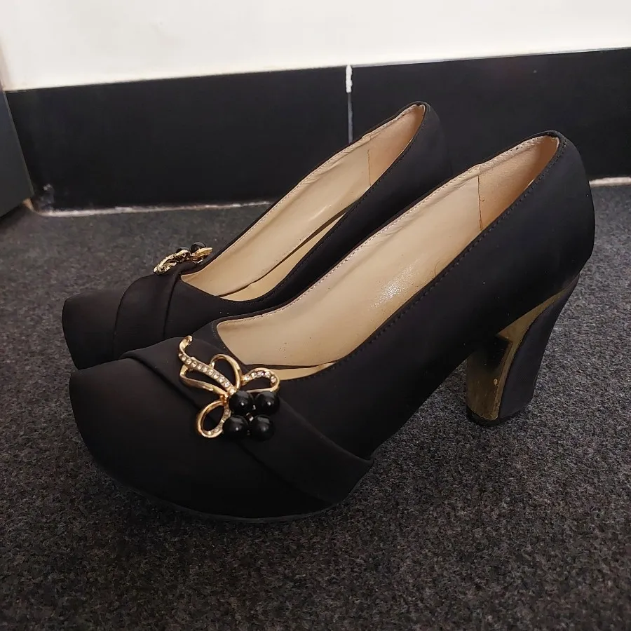 کفش پاشنه بلند مجلسی مشکی