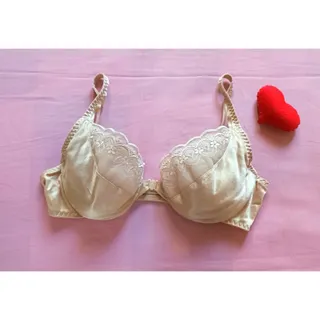 لباس زیر زنانه