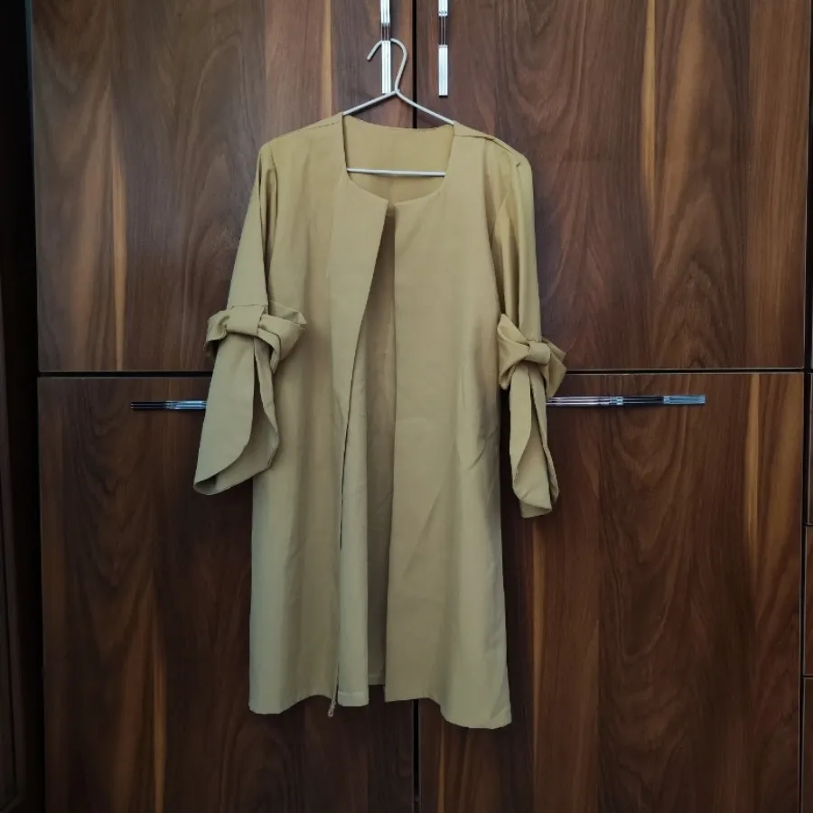 مانتو کرم نسکافه ای