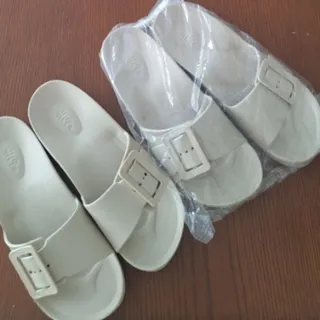 2 جفت دمپایی سگک دارکرمی