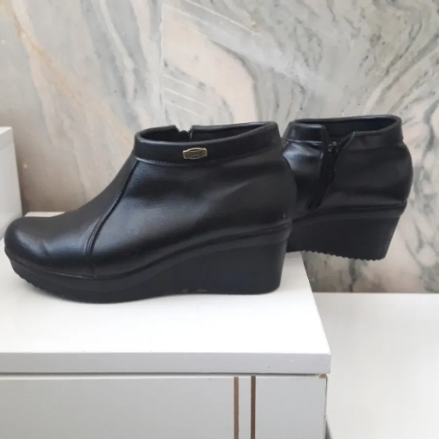 نیم بوت پاشنه دار سایز 38