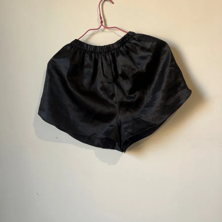 شلوارک ساتن