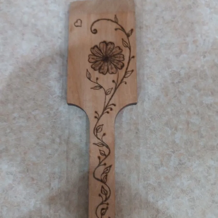 کفگیر چوبی سوخته نگاری شد