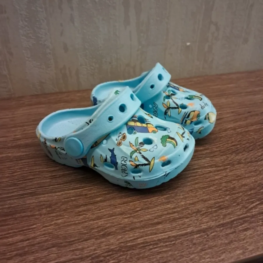 دمپایی بچگانه