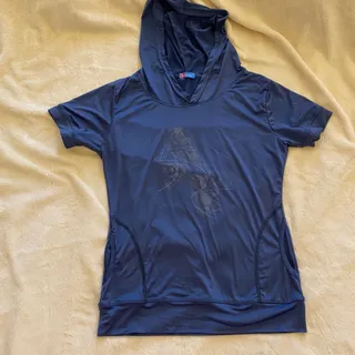 تیشرت ورزشی کلاه‌دار