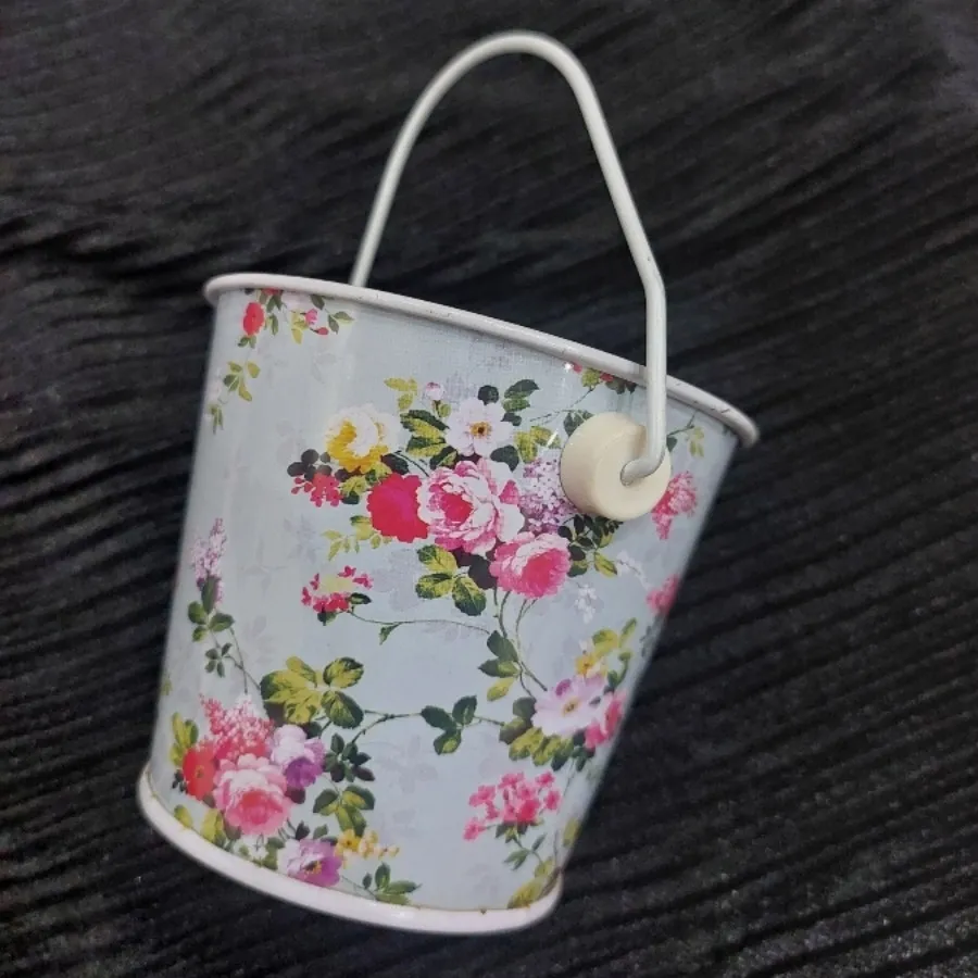 سطل فلزی کوچک