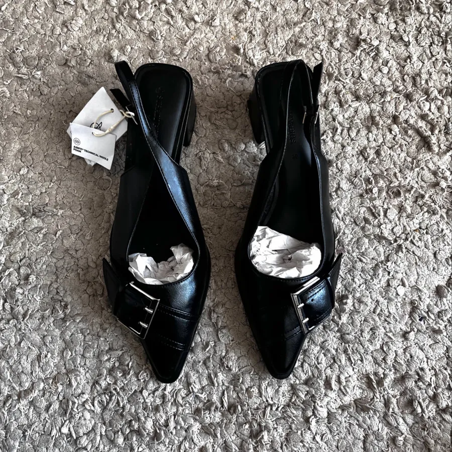 کفش مشکی استرادیواریوس