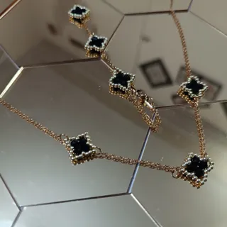 ست گردنبند و دستبند