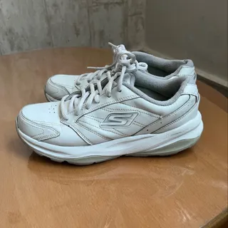 کفش اسکیچرز