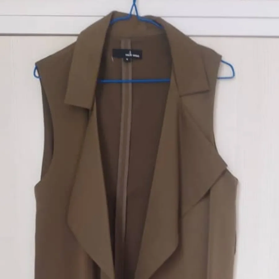 وست زیرزانو Tailyweil