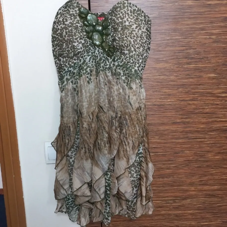 پیراهن دکلته