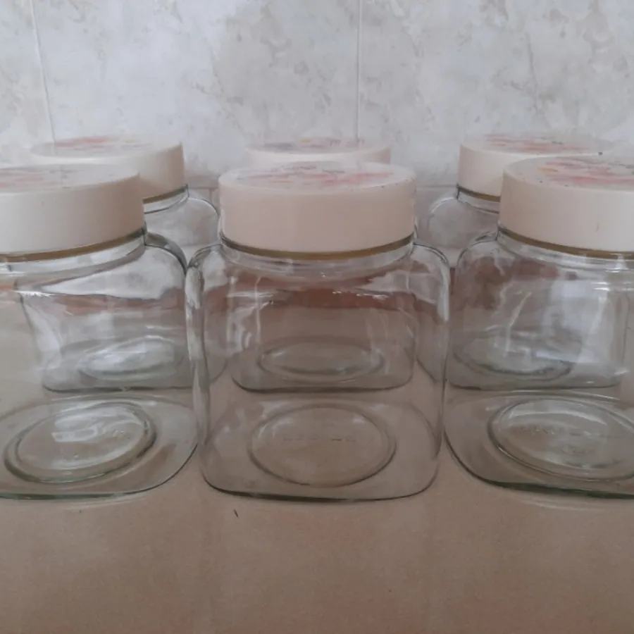 بانکه شیشه ای