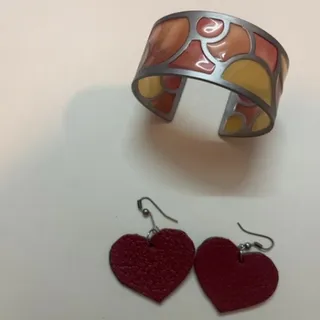 گوشواره و دستبند