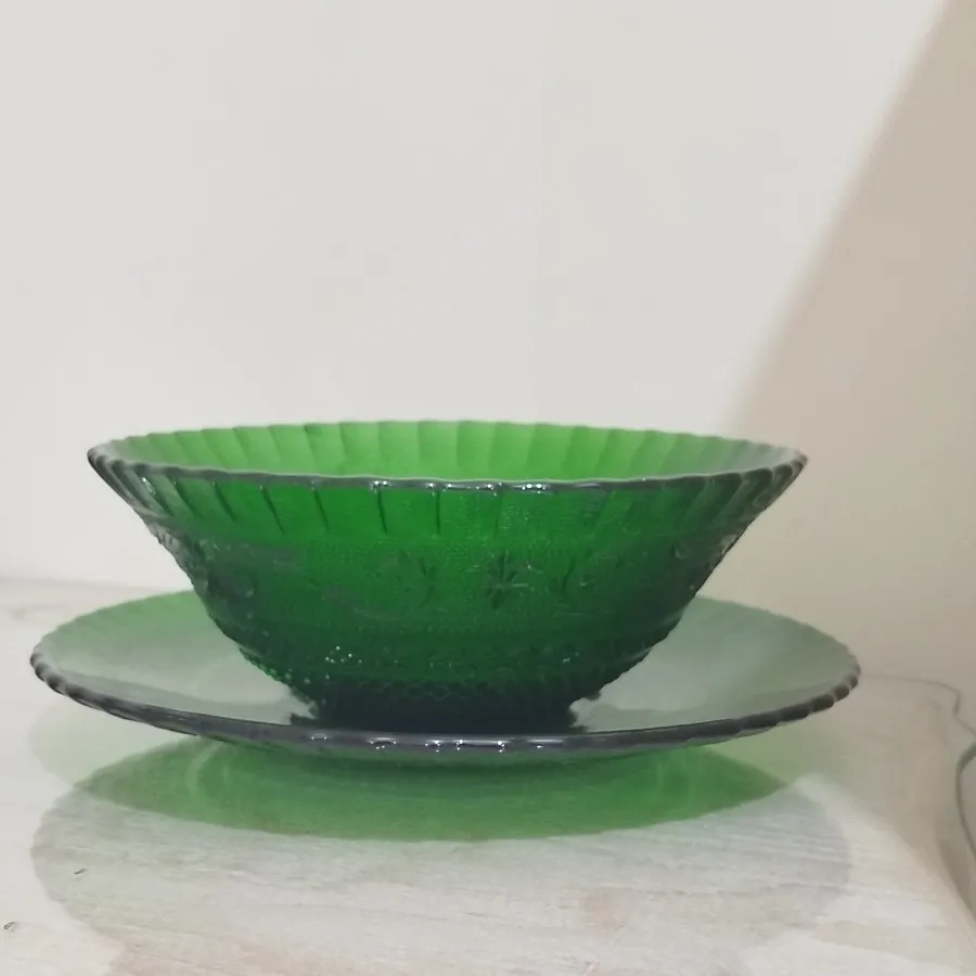 شیرینی خوری و میوه خوری