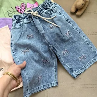 شلوارک زیر زانو بچگانه