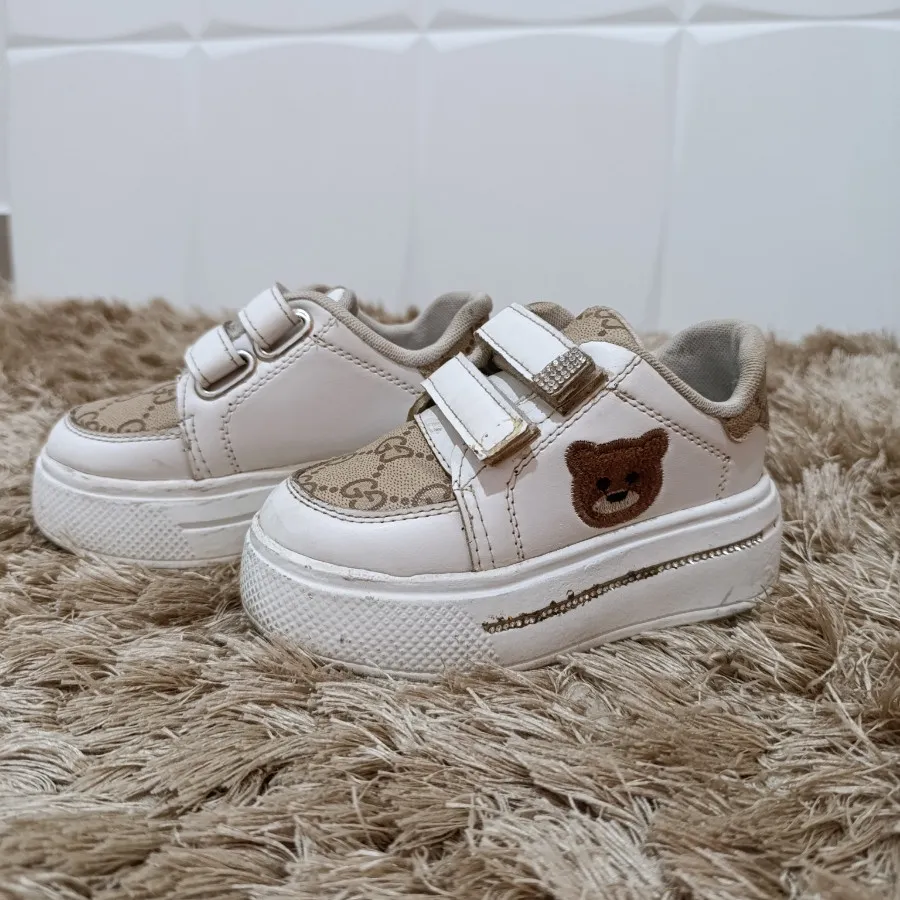 کفش اسپرت  بچگانه