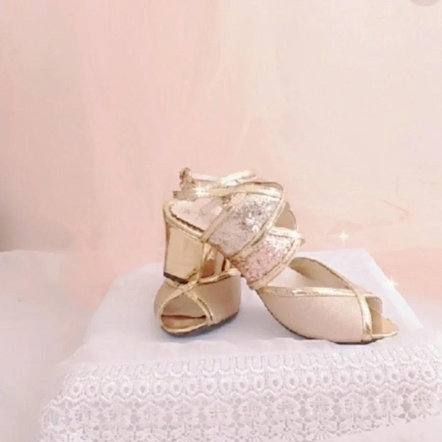 پاشنه طلایی های براق