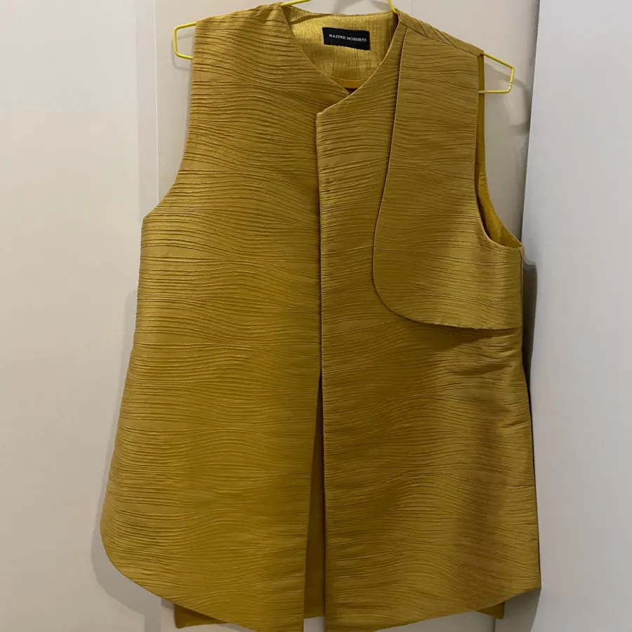 جلیقه خردلی