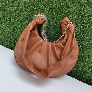 کیف دوشی و کراس