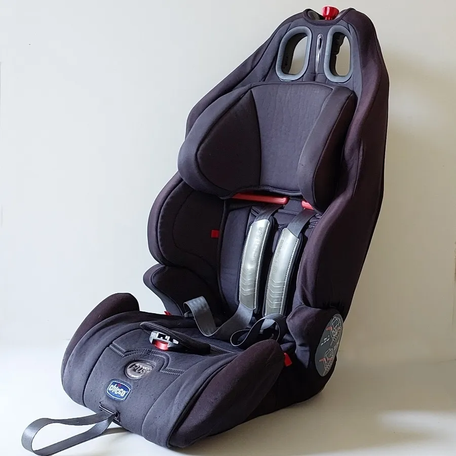 صندلی ماشین چیکو