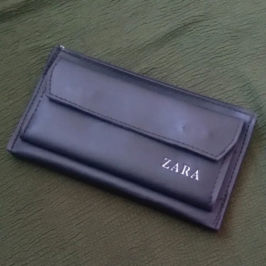 کیف پاسپورتی زارا