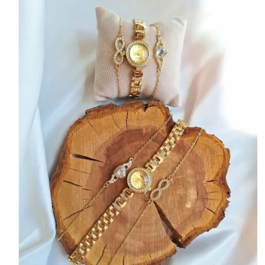 ست ساعت  و دو تا دستبند