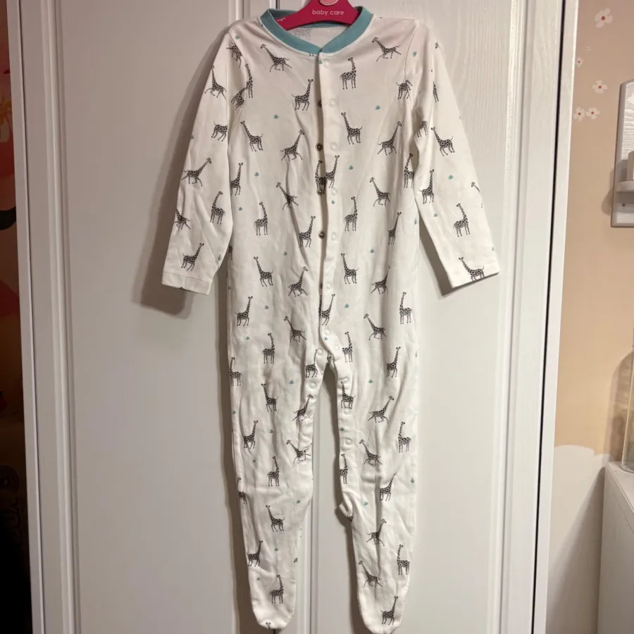 سرهمس جورابدار