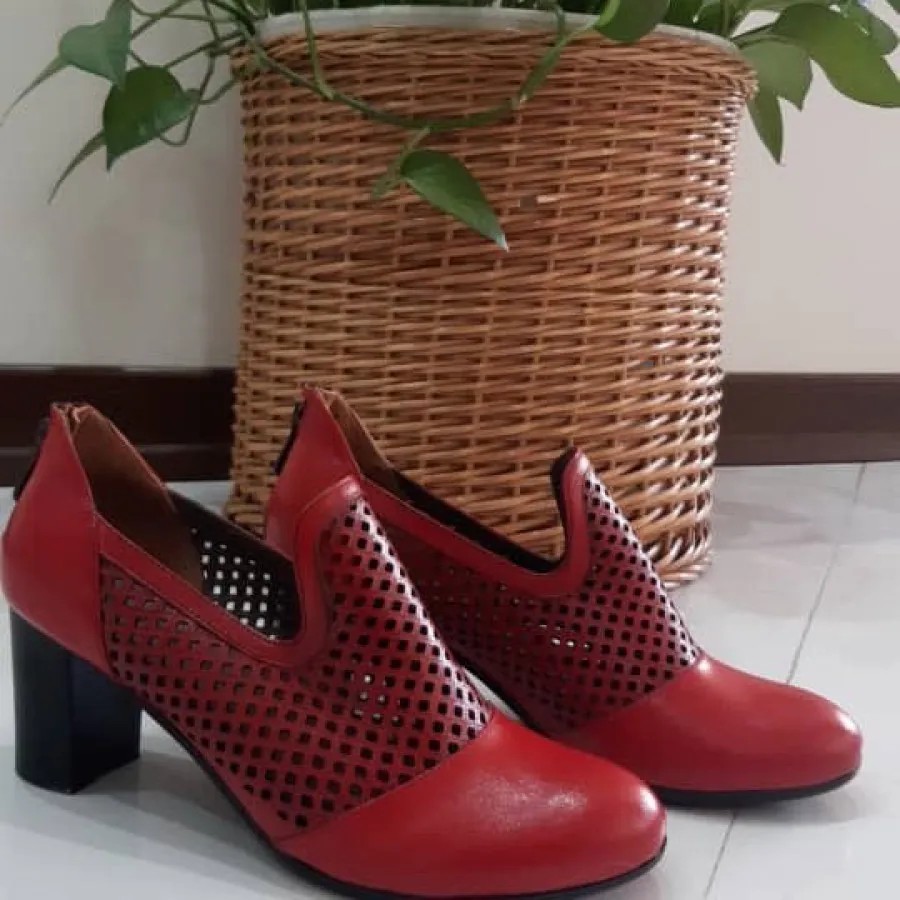 کفش چرم تک مانده مغازه