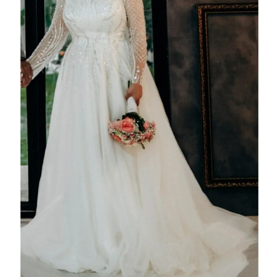 لباس عقد یا عروسی