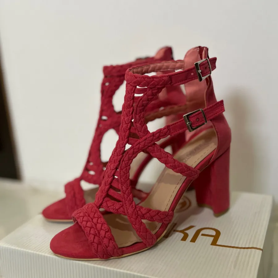 کفش پاشنه بلند سرخابی