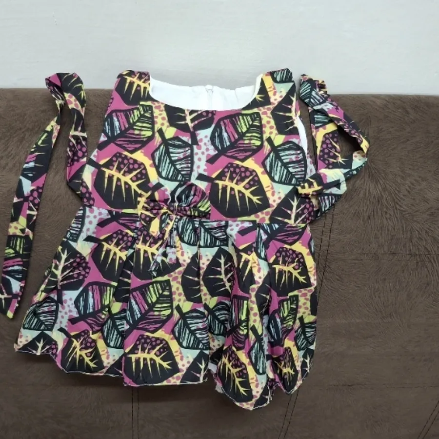 پیراهن نوزادی