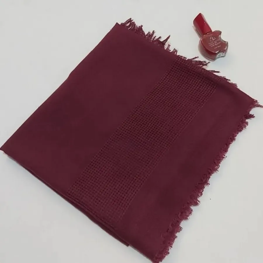 روسری زرشکی