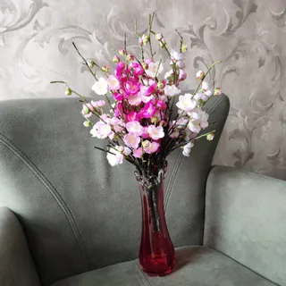 گلدان آنتیک و شکوفه