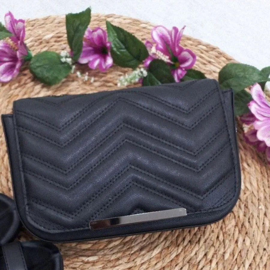 کیف پاسپورتی زیگزاگی