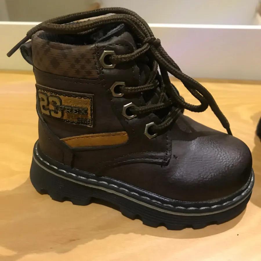 بوت بچگانه وارداتی