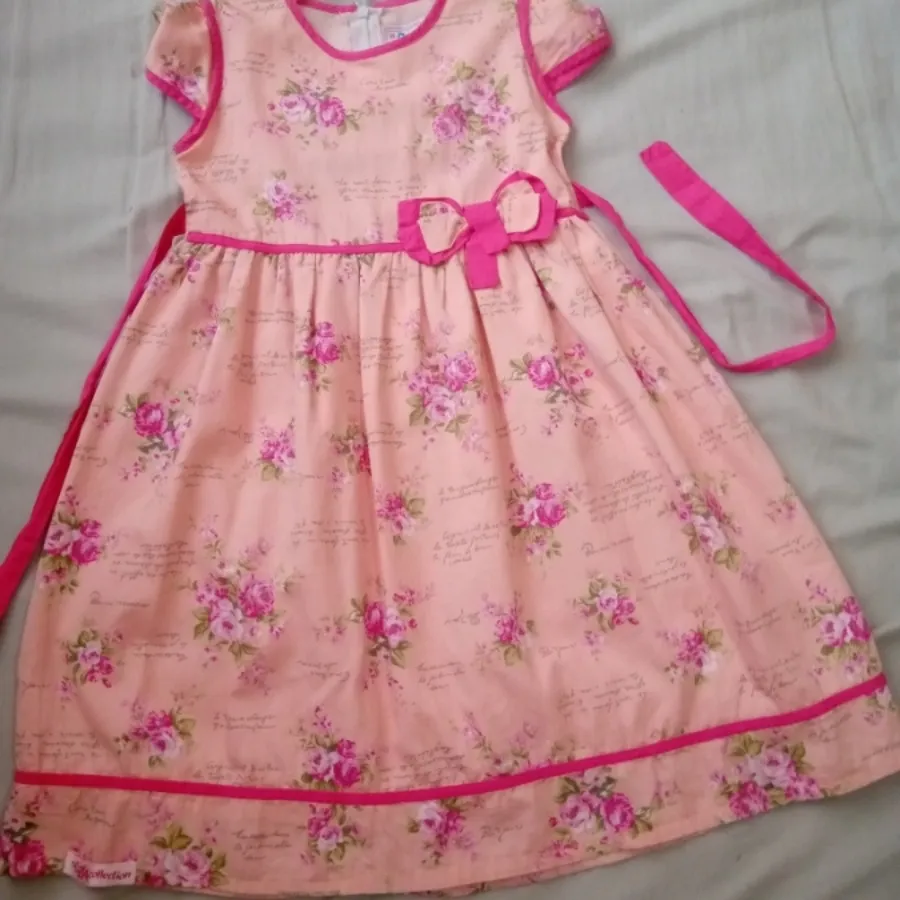 پیراهن دخترانه