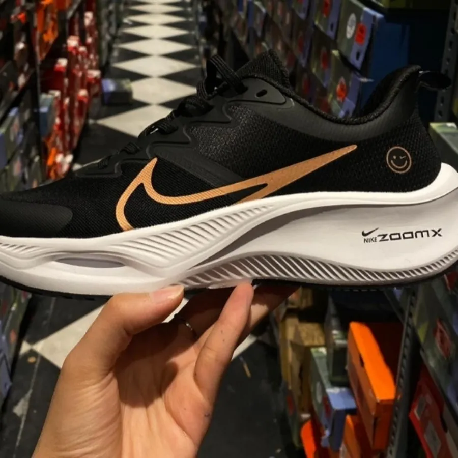 کفش نایک zoom x