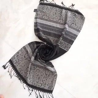 شال نخی مشکی