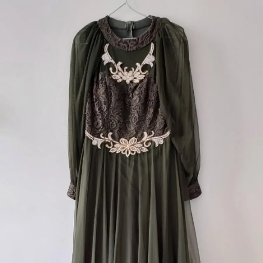 پیراهن مجلسی سبز رنگ