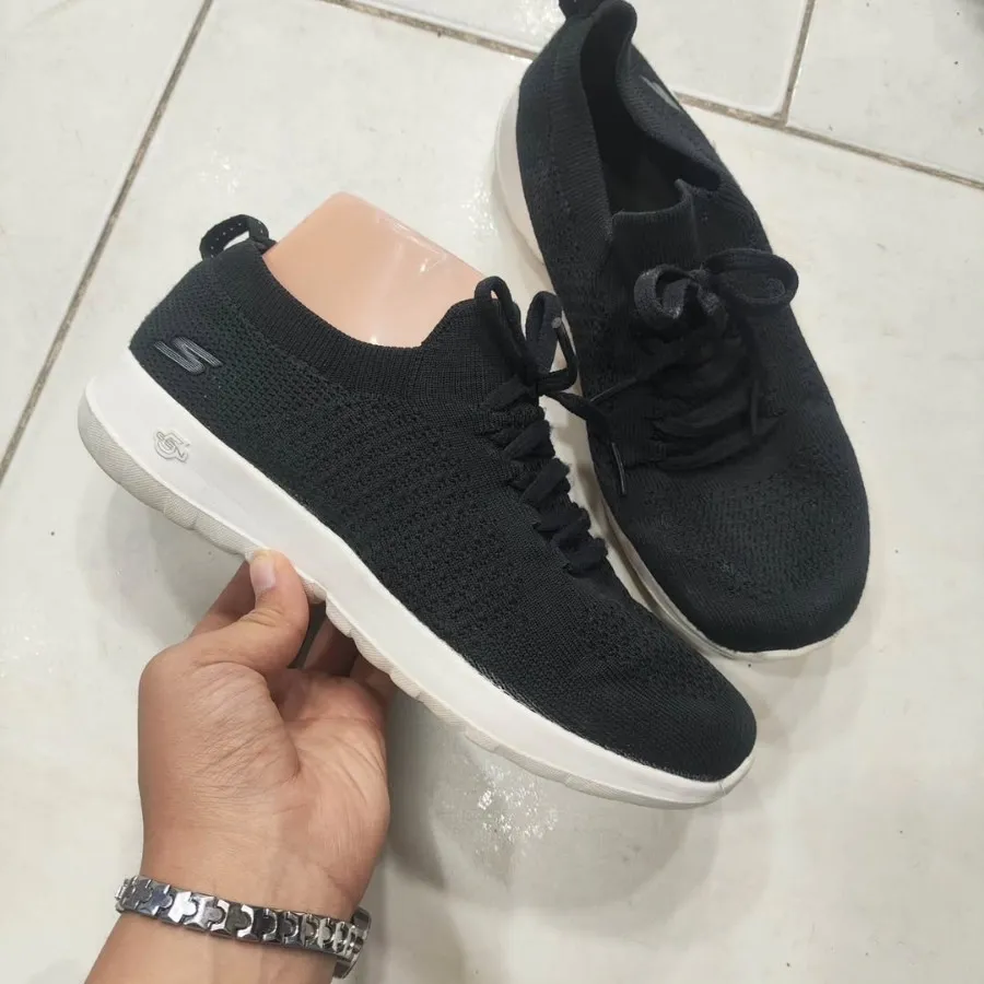 کفش کتونی اسکیچرزاورجینال