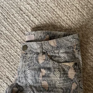 شلوارک جین پوست ماری