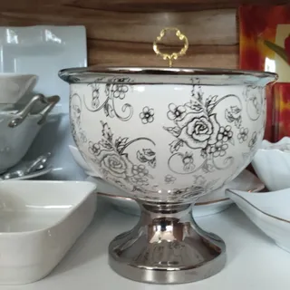 آجیل خوری