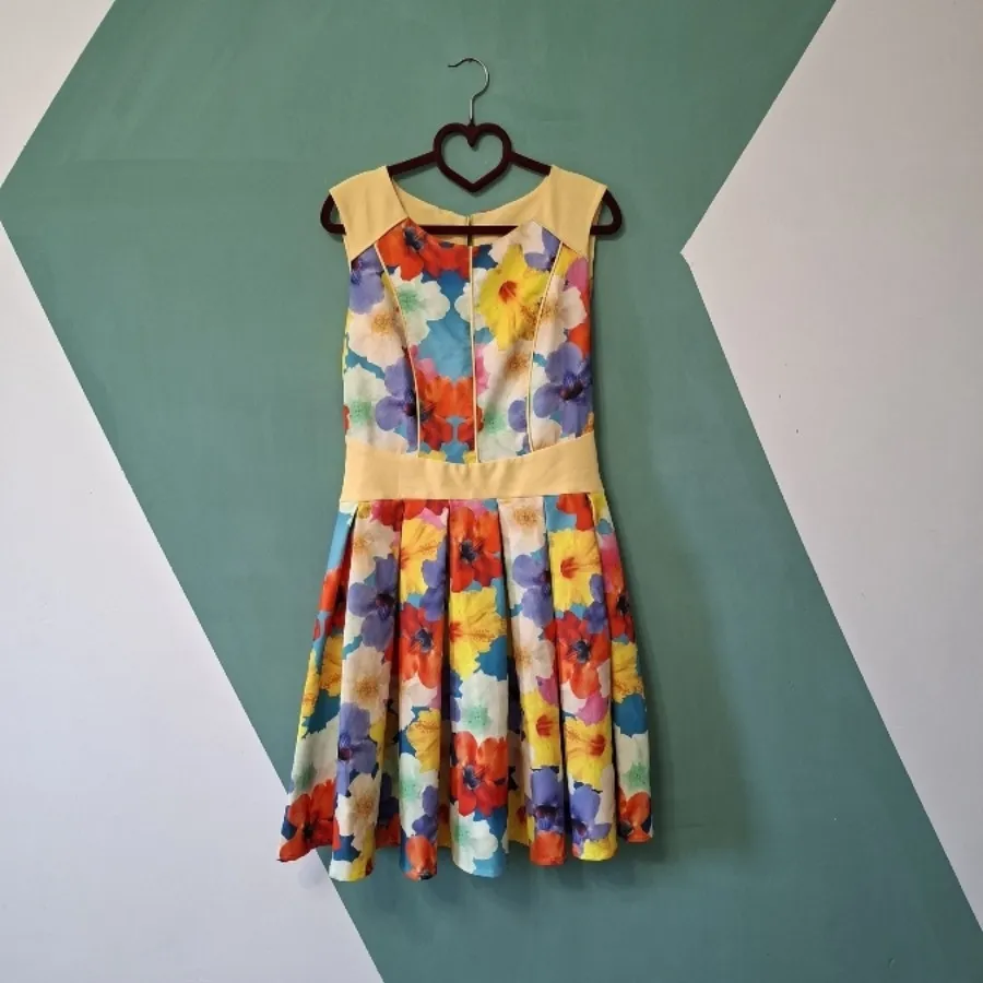 پیراهن کوتاه