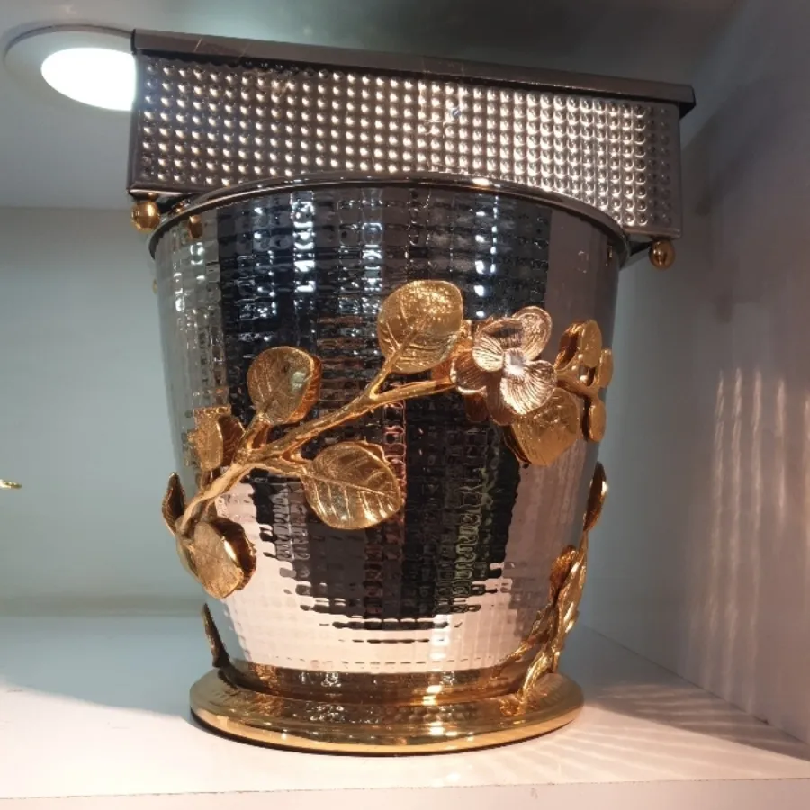 سطل و دستمال