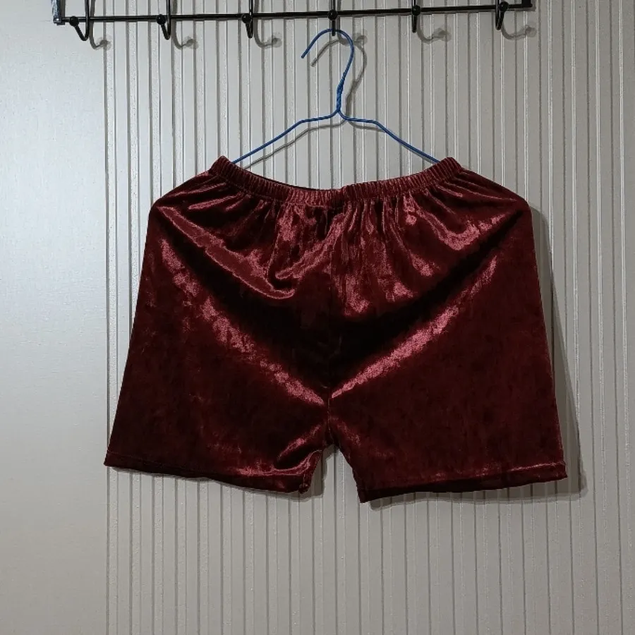 شلوارک مخمل