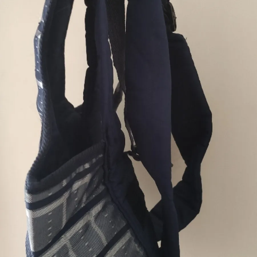 آغوشی نوزاد