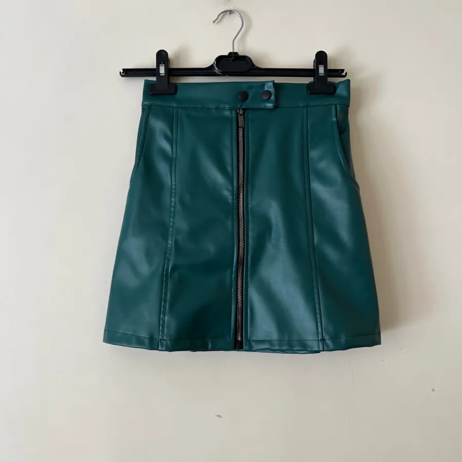 کت و دامن چرم دخترانه