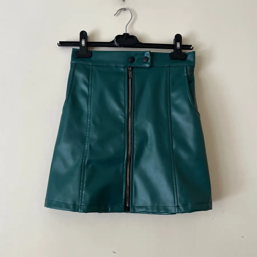 کت و دامن چرم دخترانه