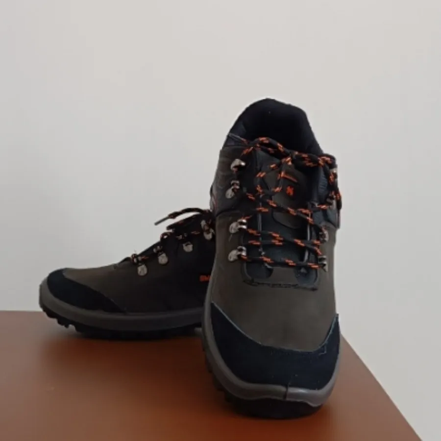 کفش اسپورت ورزش کوهنوردی